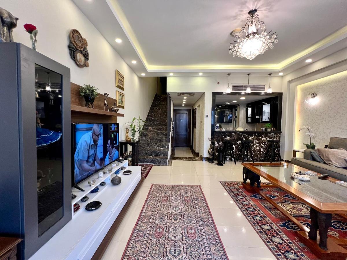 Luxury Hotel Apartment With Pools In Front Auc El El Cairo Exterior foto
